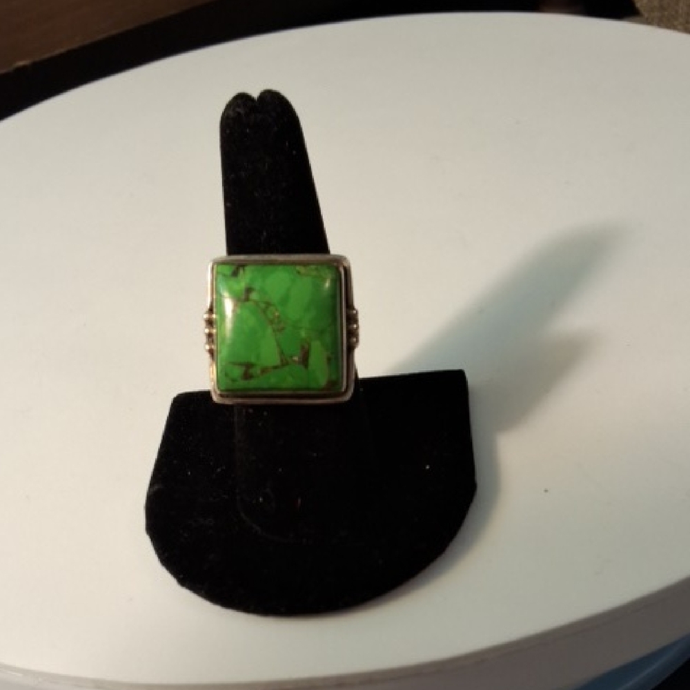 Green Stone Silver Ring  Size 8
